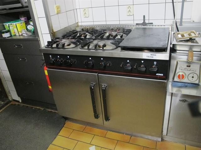 Keuken inventaris 4 pits gas fornuis met grillplaat en dubbele oven / ATAG