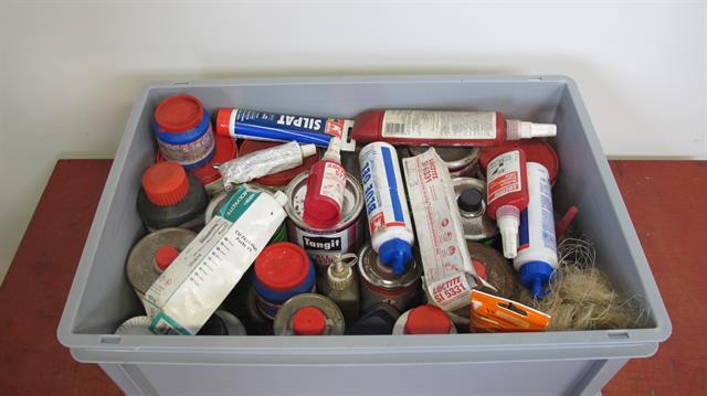 Diversen bak met diverse inhoud