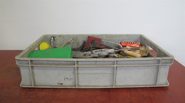 Diversen bak met diverse inhoud