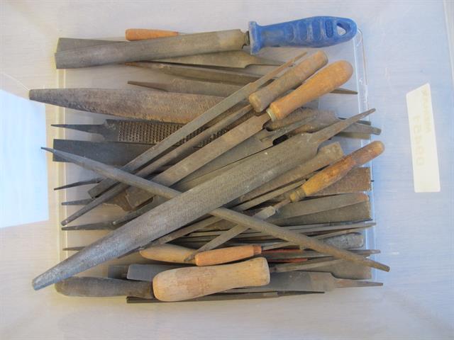 Diversen bak met diverse veilen