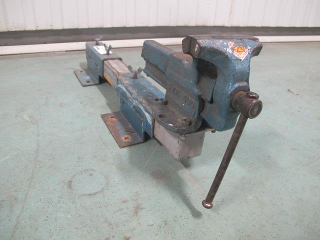 Diversen bankschroef evt te bevestigen in een  bedrijfswagen