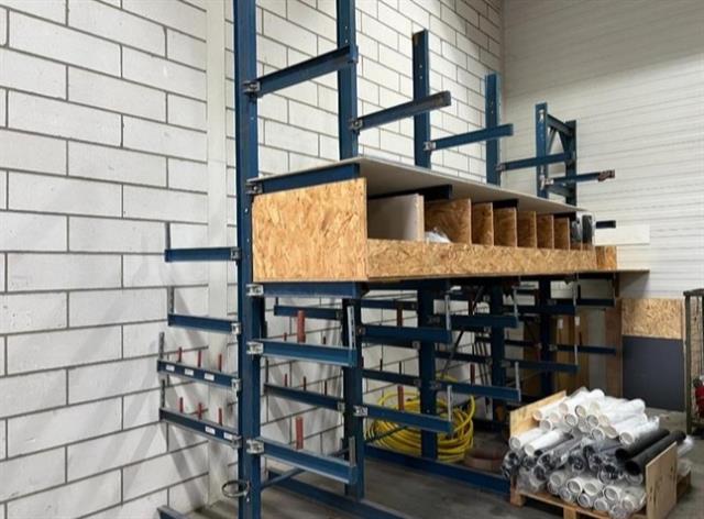 Magazijnstelling draagarmstelling dubbelzijdig L 4 meter