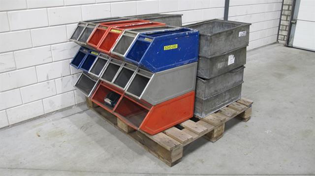 Magazijn grijpbakken van metaal / 26 stuks