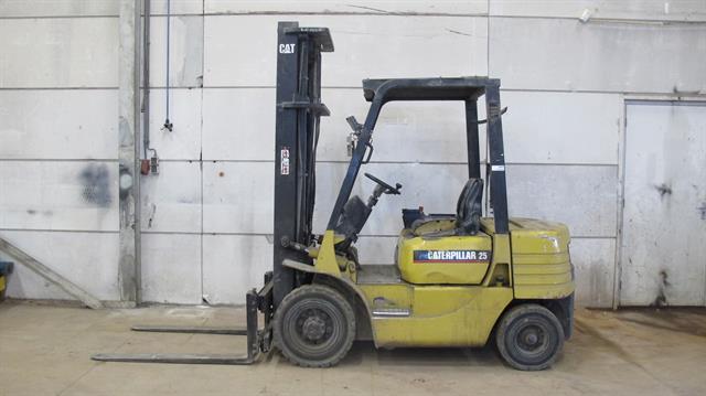 heftruck Caterpilar 25