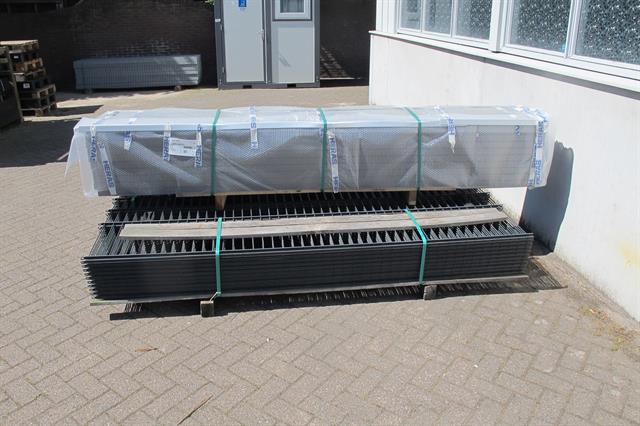 hekwerk h240 x b250cm / 20 stuks / 730 kg incl. 21 staanders