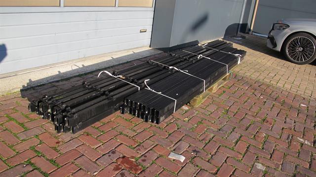 Hekwerk  hekwerk staanders L4000x60x40x / 13 stuks