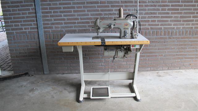 Naai- en lockmachines industriële naaimachine Pfaff 64628