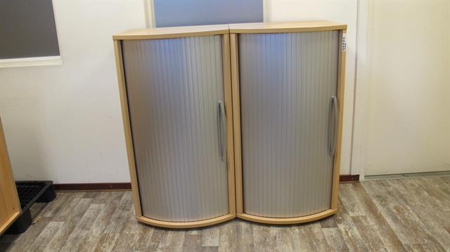 kantine/kantoor kast van hout met lamellen deur / 2 stuks