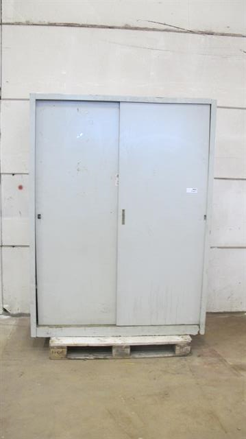 Werkplaats toebehoren kast van metaal 