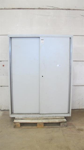 Werkplaats toebehoren kast van metaal 