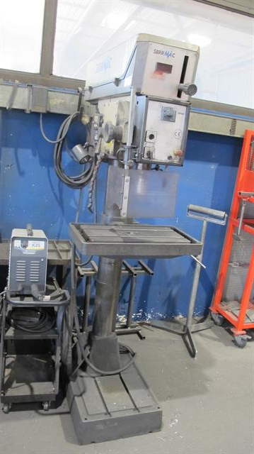 Boor - freesmachine kolomboormachine Serramac R32