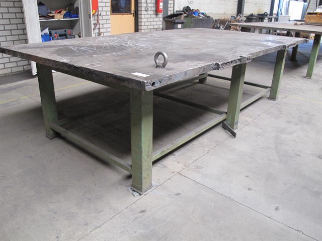 Werkplaats toebehoren lastafel van metaal met massief blad