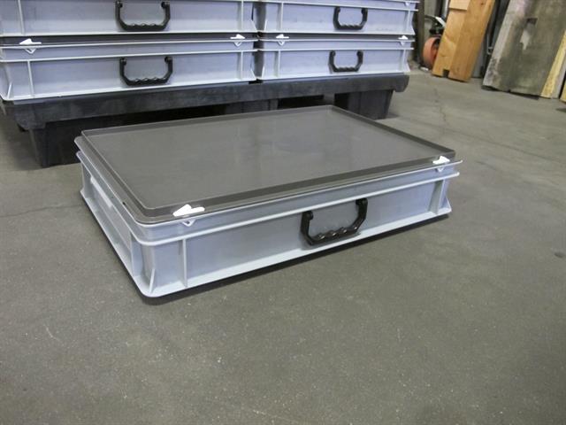 Kunststof bakken opslagbakken  Engels 15 stuks met deksel / h13 x 40 x 60cm 