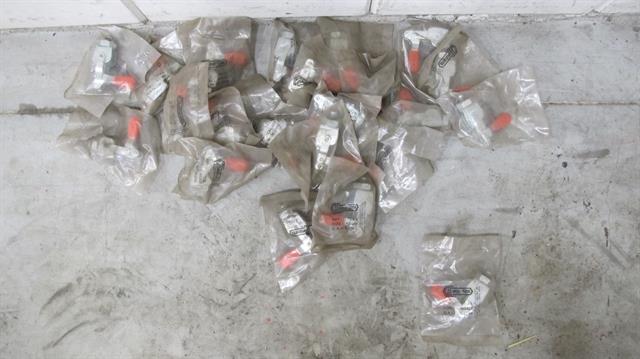 Gereedschap opspanklemmen 22 stuks 75AS NIEUW