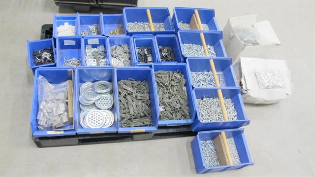 Diversen pallet met diverse materiaal