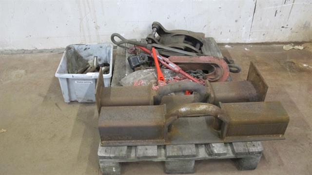 Werkplaats toebehoren pallet met diverse voor een haak arm systeem voor containers