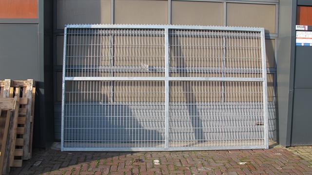 Hekwerk  poort / h213 x b348