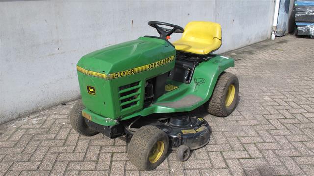 Maaimachine zitmaaier John Deere