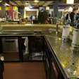 Horeca meubilair bar incl. koeling, vaatwasser, spoelbak, een wijntap en 2 vintage tapkranen van Heineken 3