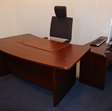 kantine/kantoor compleet directie kantoor meubilair; bureau, vergadertafel met 6 stoelen en een dossierkast van kersenhout 2