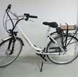 Fiets damesfiets ebike City I wit cataloguswaarde € 1.399,00 2