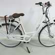 Fiets ebike damesfiets Voltage wit incl. fietsmand demo-fiets 1