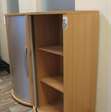 kantine/kantoor kast van hout met lamellen deur / 2 stuks 6
