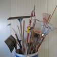 Diversen ton met divers tuingereedschap 2